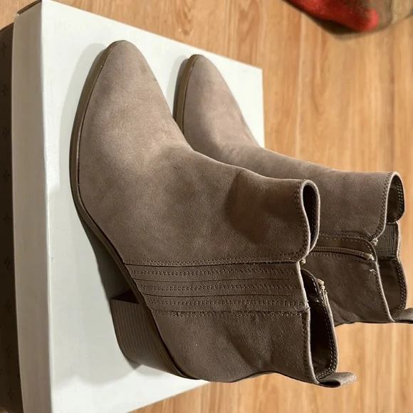 Booties - Picture 3 of 3